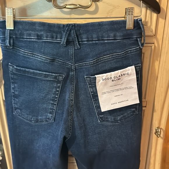 Good American Good Classic Slim Jeans - Picture 14 of 16